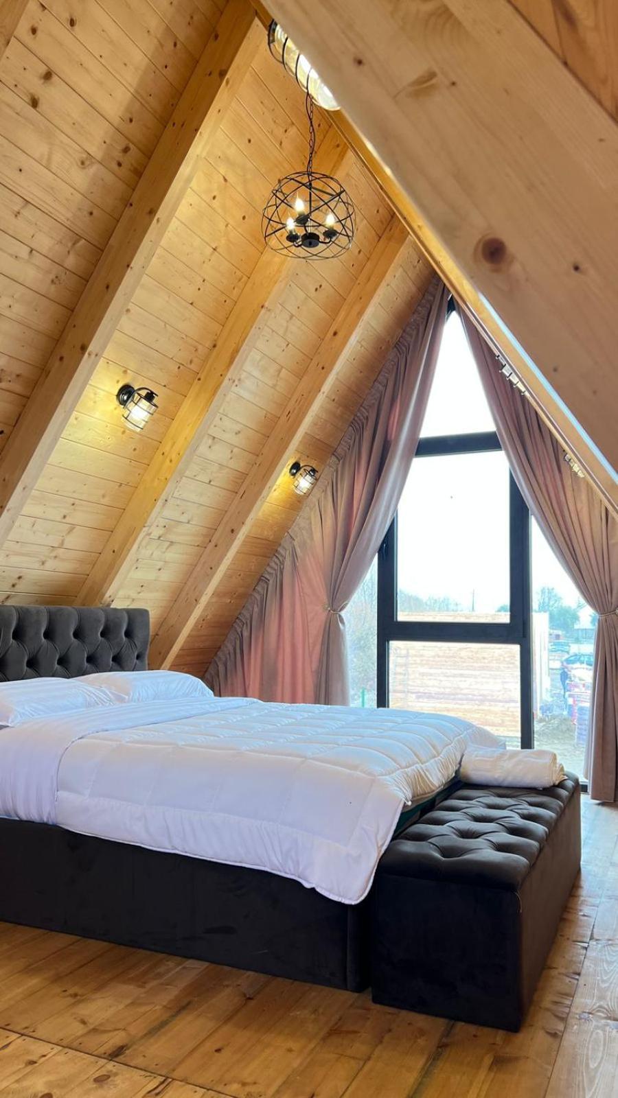 Windmill Shkodra Gesthouse Camping & Grill ภายนอก รูปภาพ
