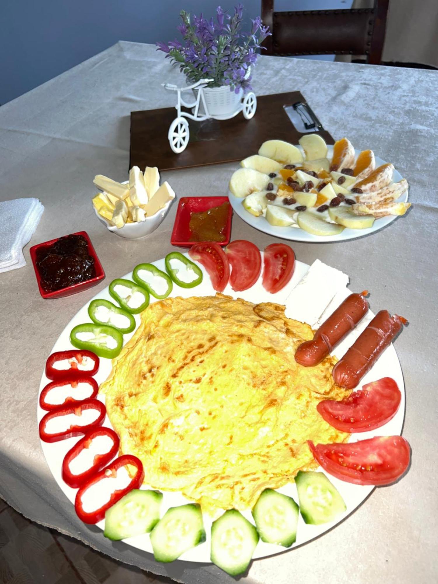 Windmill Shkodra Gesthouse Camping & Grill ภายนอก รูปภาพ